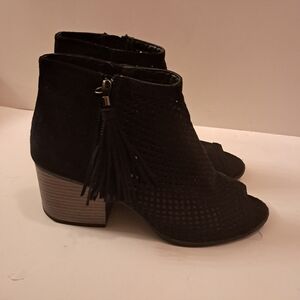 Qupid Heels Women's 9 Black Faux Suede Cut-Out Block Fringe Peep Toe Boho